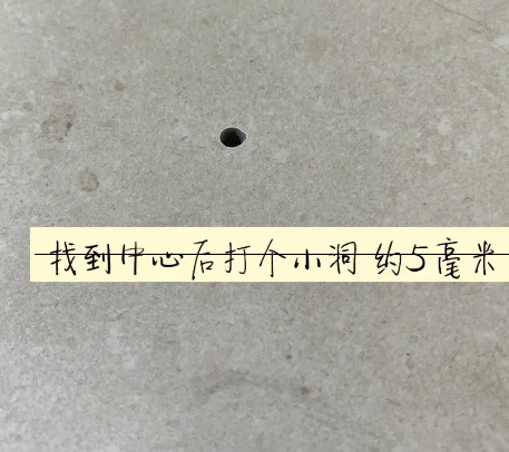 新兴瓷砖空鼓维修公司专业解答在瓷砖铺贴过程中，如果砂料搅拌不均匀，将会带来以下问题